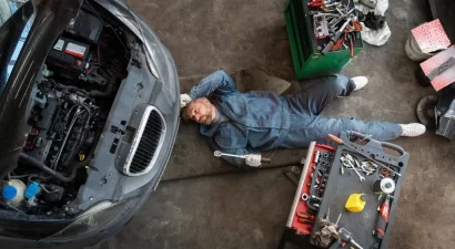 Defective car components may be factors in motor vehicle accidents